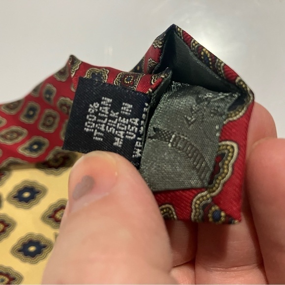 Vintage Tommy Hilfiger 100% Italian silk made in the USA - Picture 3 of 5